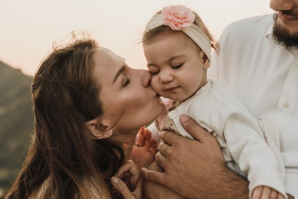 דרכים לשמירה על בריאות השיניים של תינוקות והקלה על כאבי שיניים